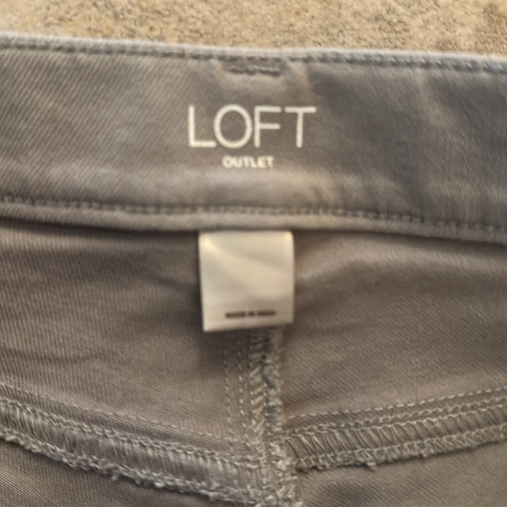 Loft Modern Cuffed Crop Jeans Size 2 - Picture 2 of 8